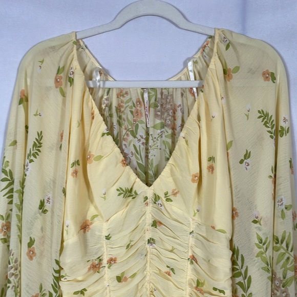Free People Blouse Top Size M NWOT Long Sleeve Deep V - Picture 2 of 10